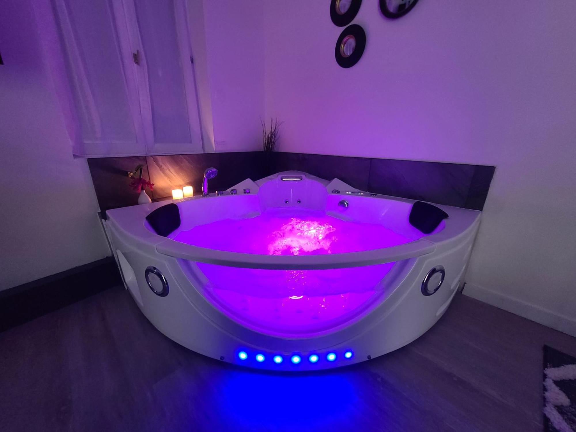 Suite Romantique Jacuzzi ムーラン エクステリア 写真